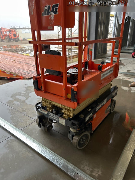 2021 JLG ES1330L