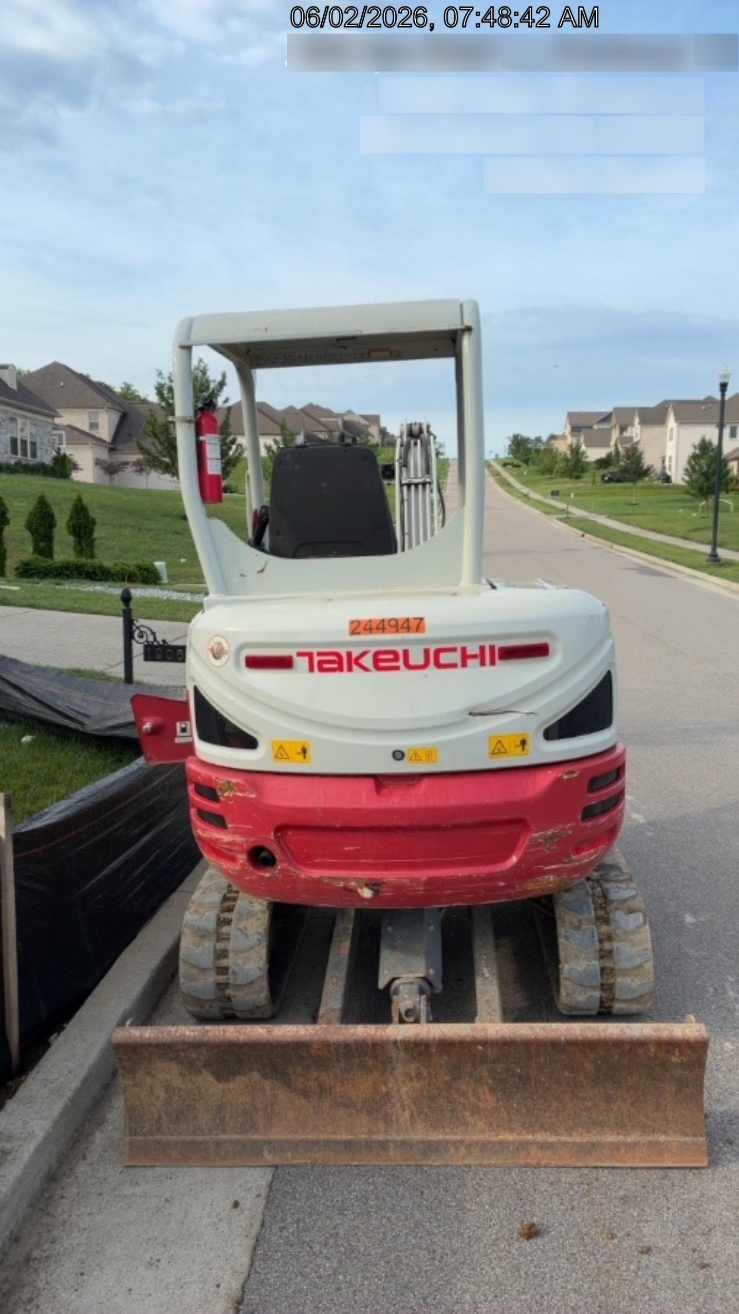 2022 TAKEUCHI TB235-2R