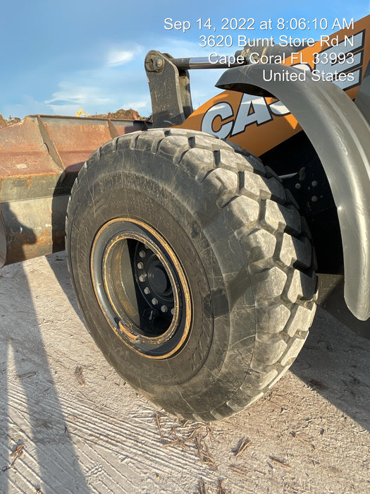 2018 Case 821G CLOSED CAB, 1 FUNCTION, JRB 418 STYLE HYD COUPLER