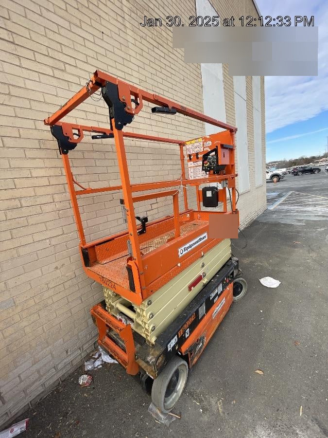 2021 JLG ES1932