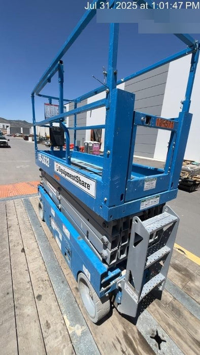 2020 Genie GS-2632 Solid NM Tires, Folding Rails with Half-Height Swing Gate, Beacon