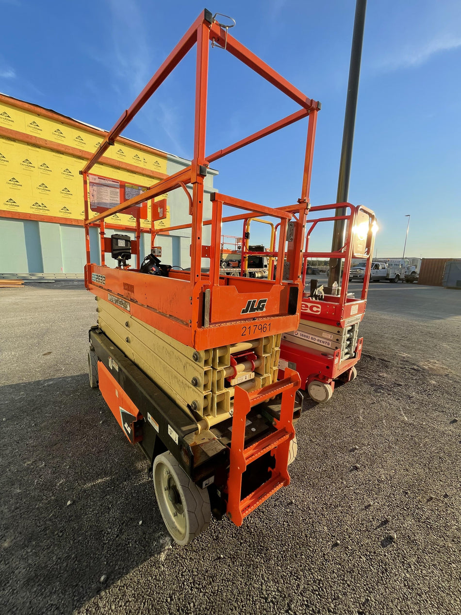 2022 JLG ES2632