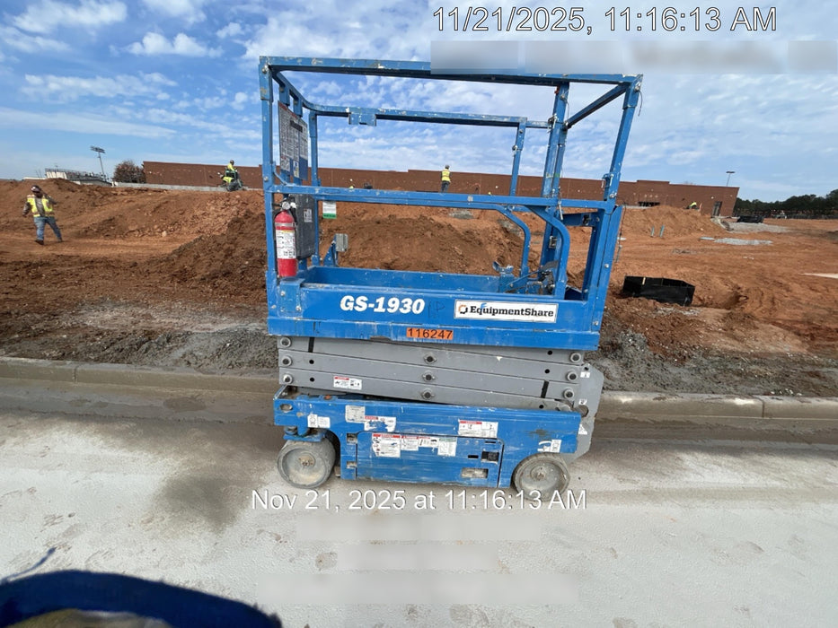 2020 Genie GS-1930 Solid Non Marking Tires, Beacon, Folding rails with half height swing gate