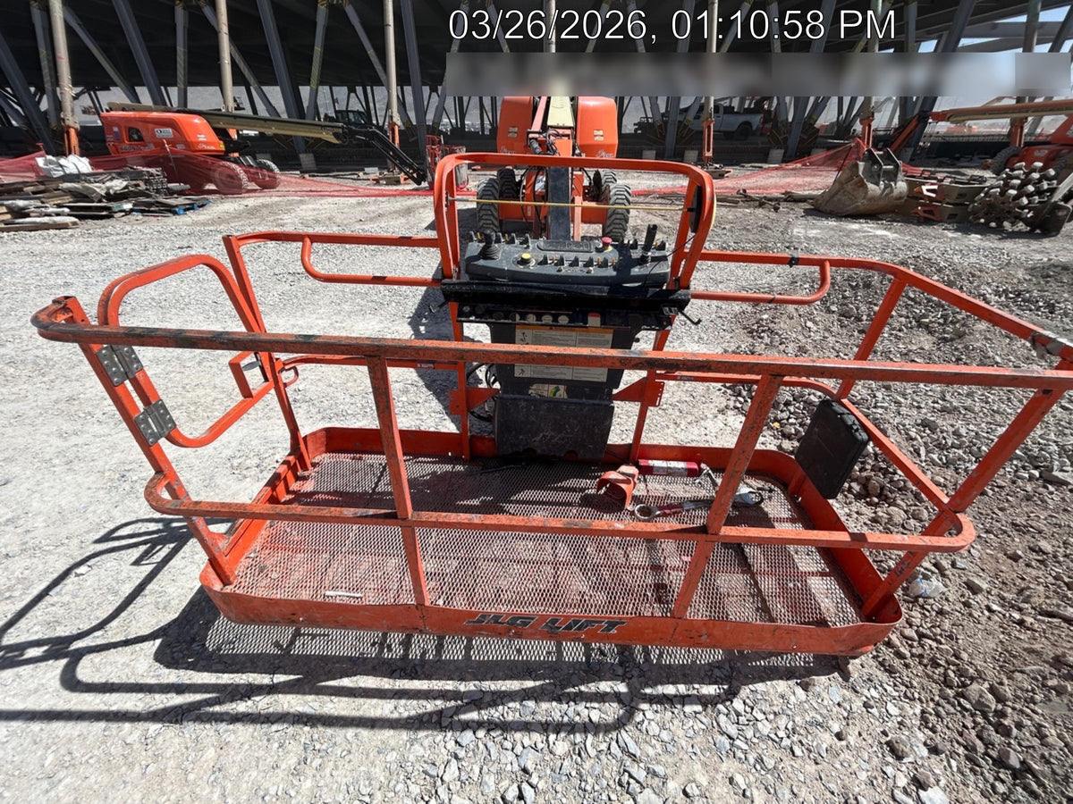 2020 JLG 660SJ