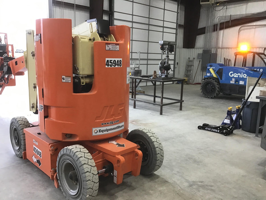 2019 JLG E300AJP