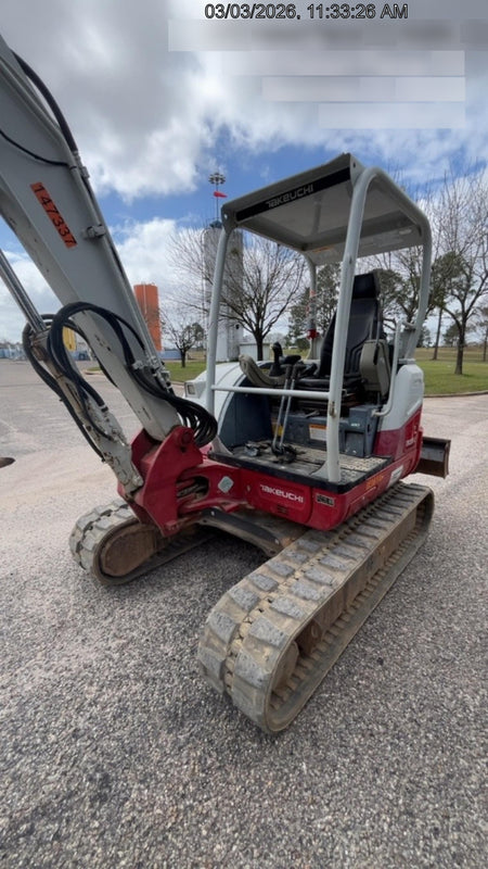 2021 TAKEUCHI TB250-2