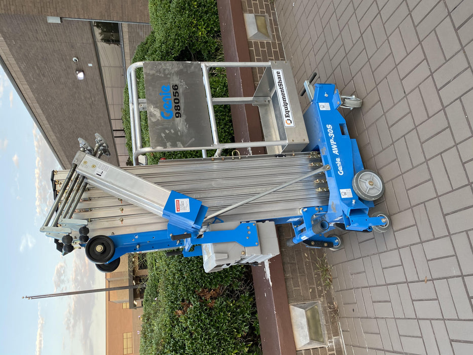 2020 GENIE AWP-30S