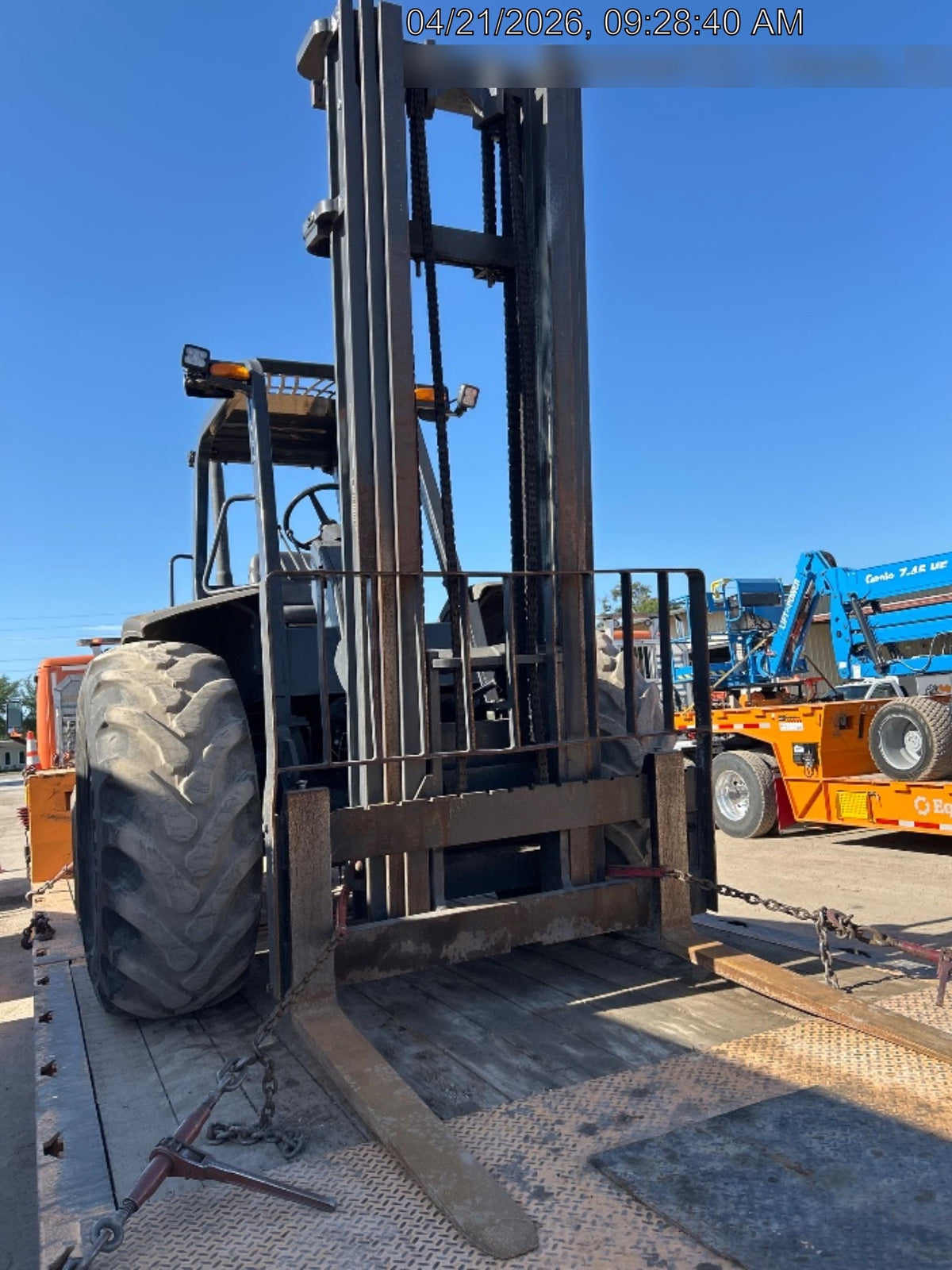 2023 CASE 588H