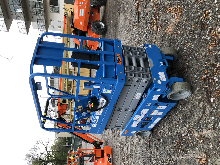 2019 Genie GS-1930 Fixed Rails with Chain Entry