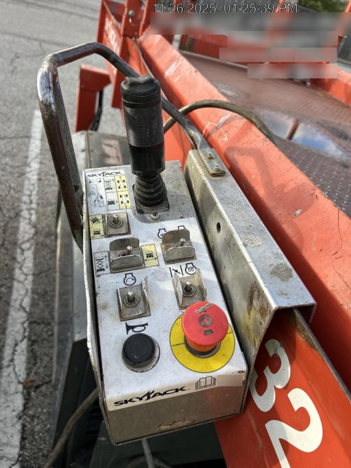 2017 SKYJACK SJ6832 RT