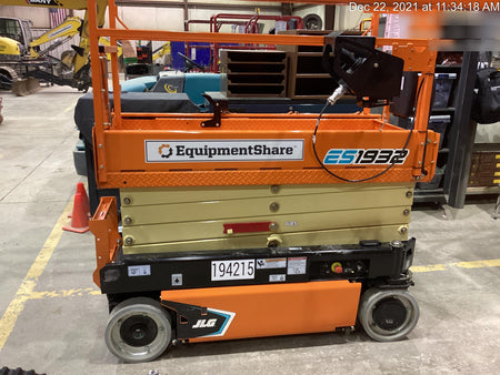 2021 JLG ES1932