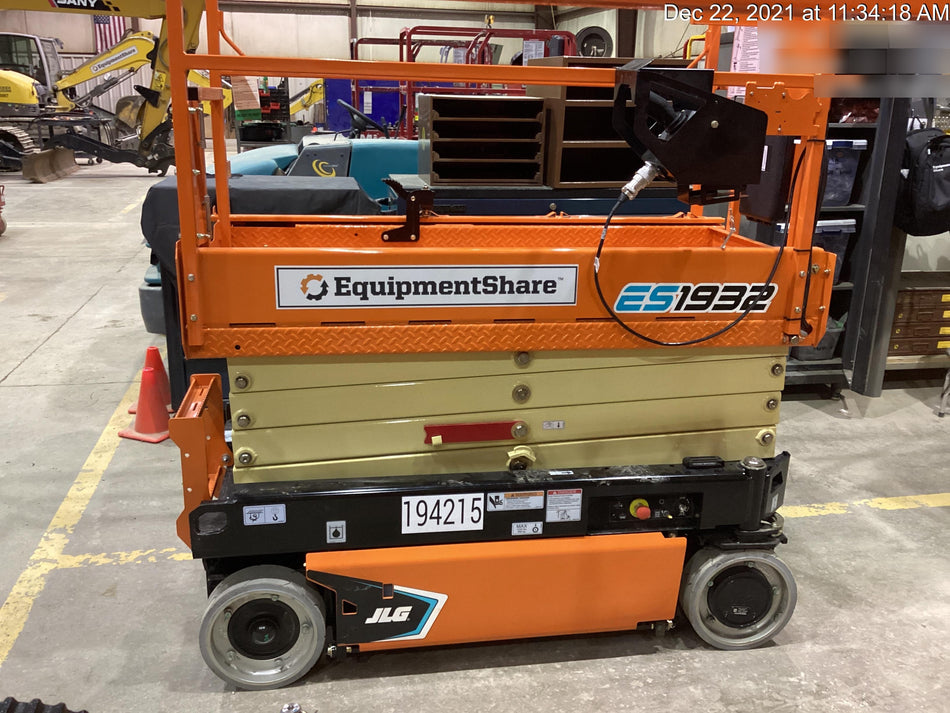 2021 JLG ES1932
