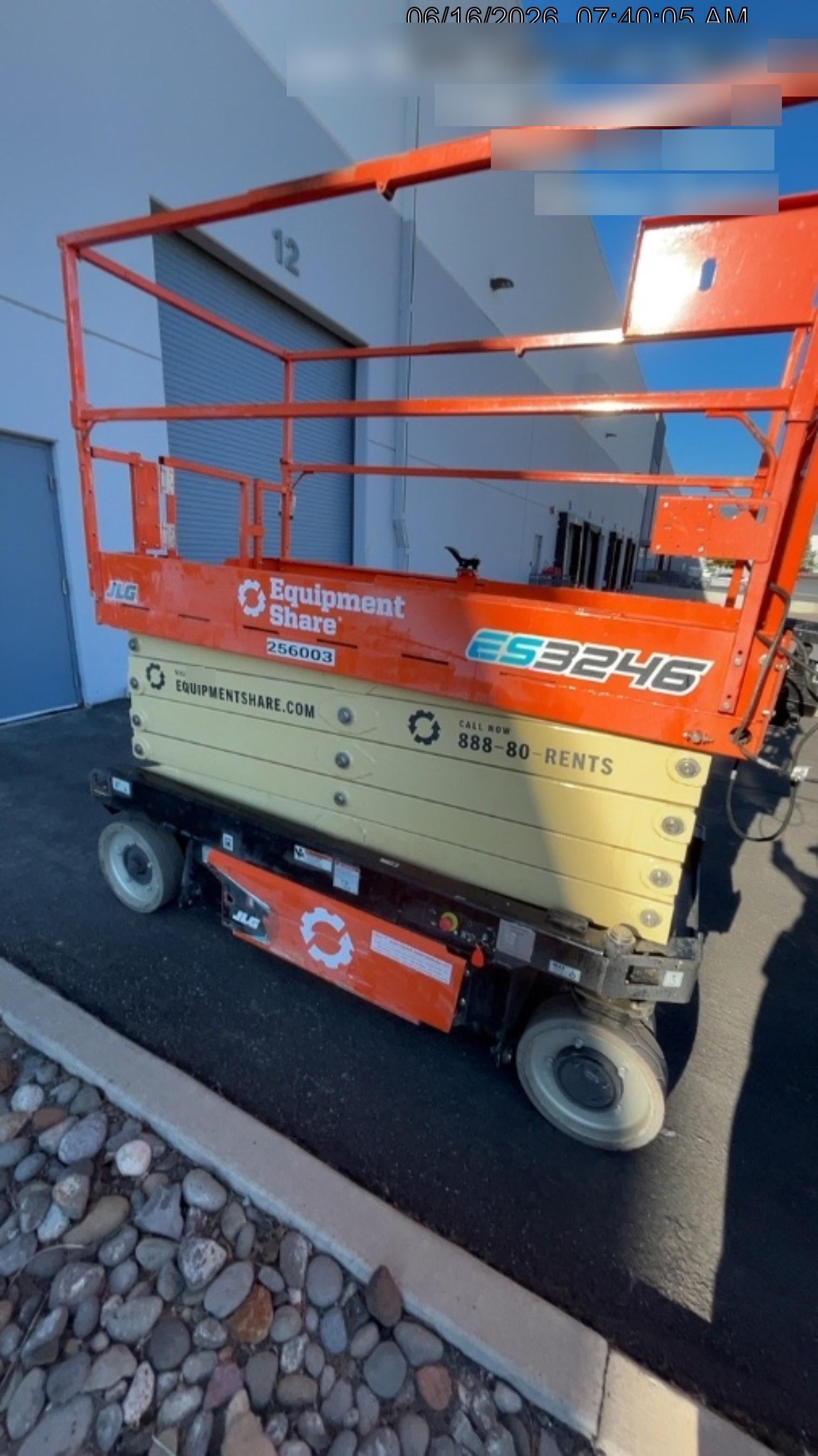 2022 JLG ES3246