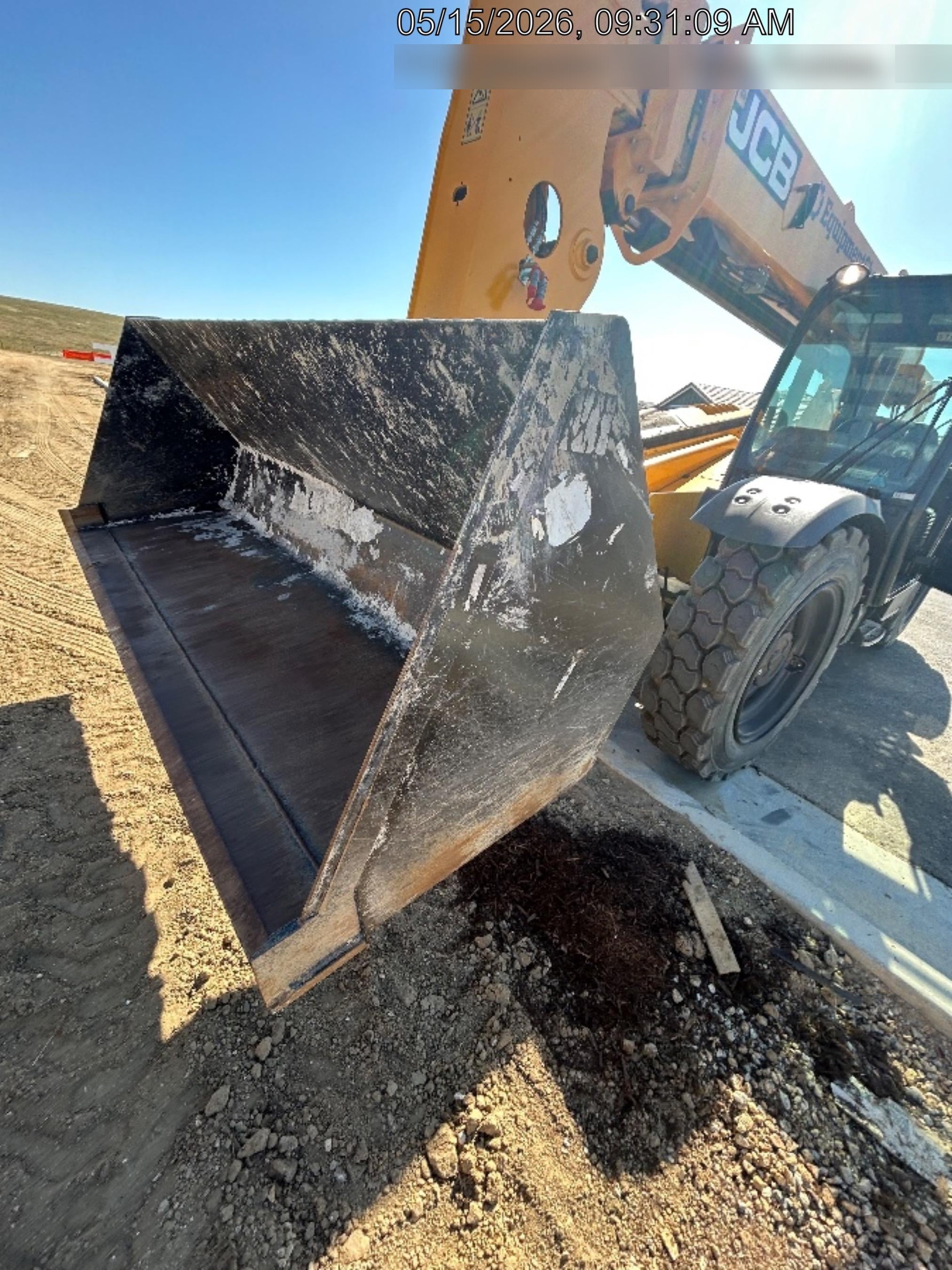 2025 JLG 1001100823