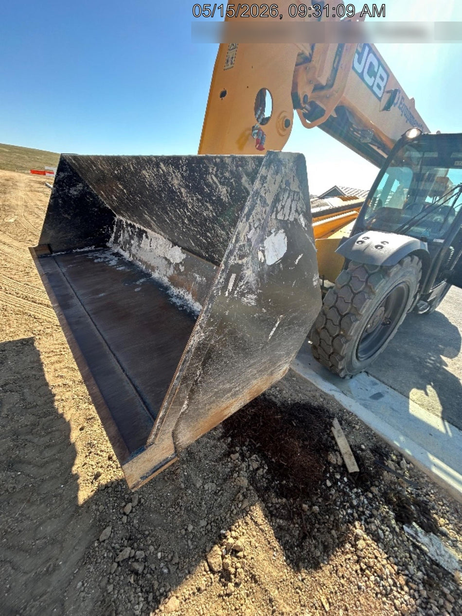 2025 JLG 1001100823