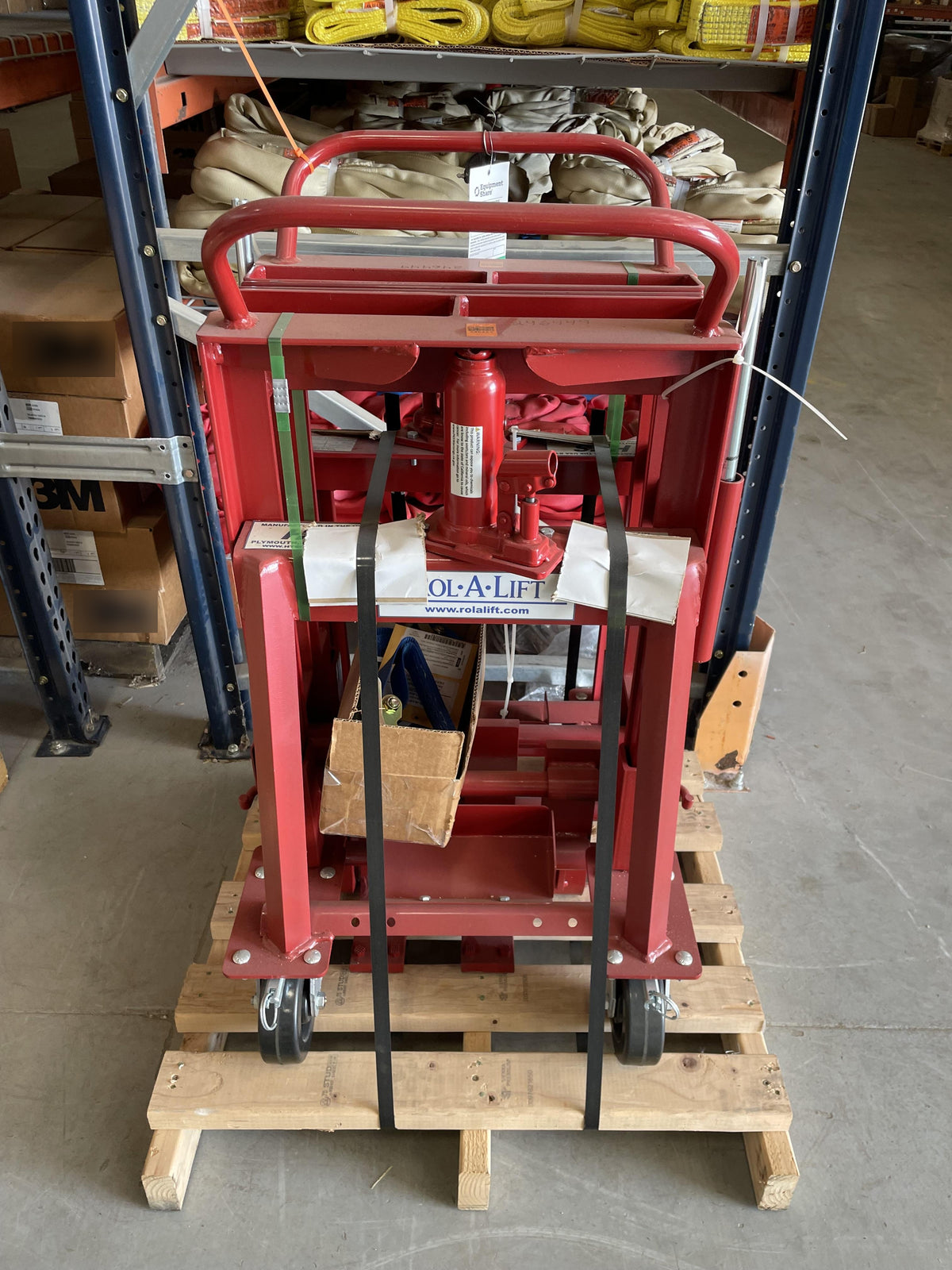 2022 ROL-A-LIFT M-6