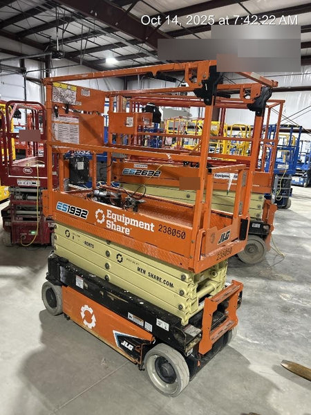 2022 JLG ES1932