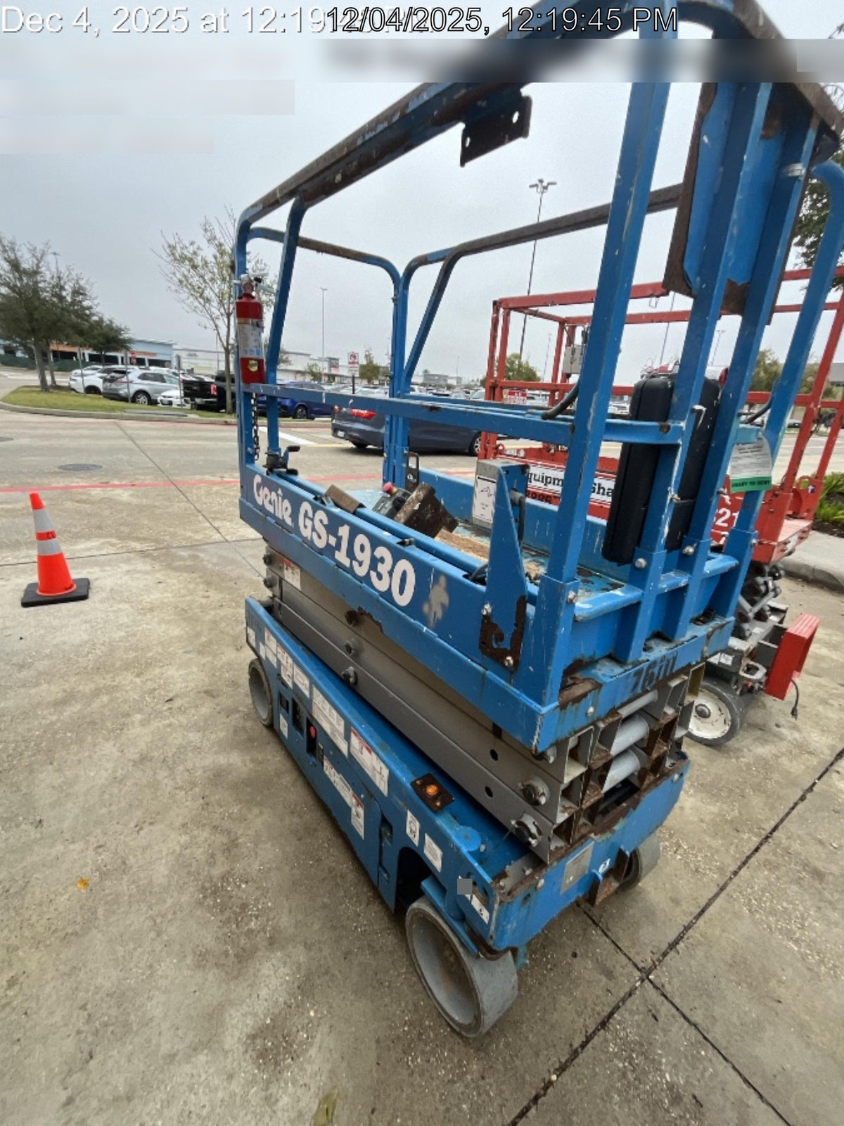 2017 Genie GS-1930 Genie GS-1930 Lift w/Fixed Rail and Chain Entry