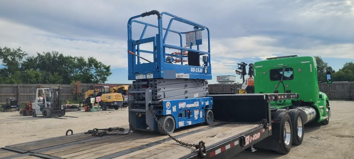 2020 Genie GS-1930 Solid Non Marking Tires, Beacon, Folding rails with half height swing gate