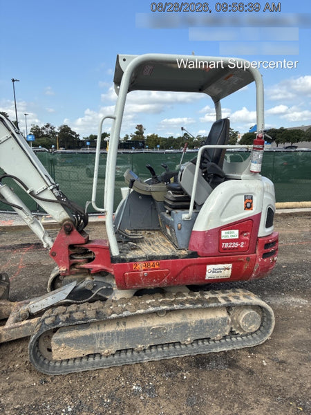 2022 TAKEUCHI TB235-2R