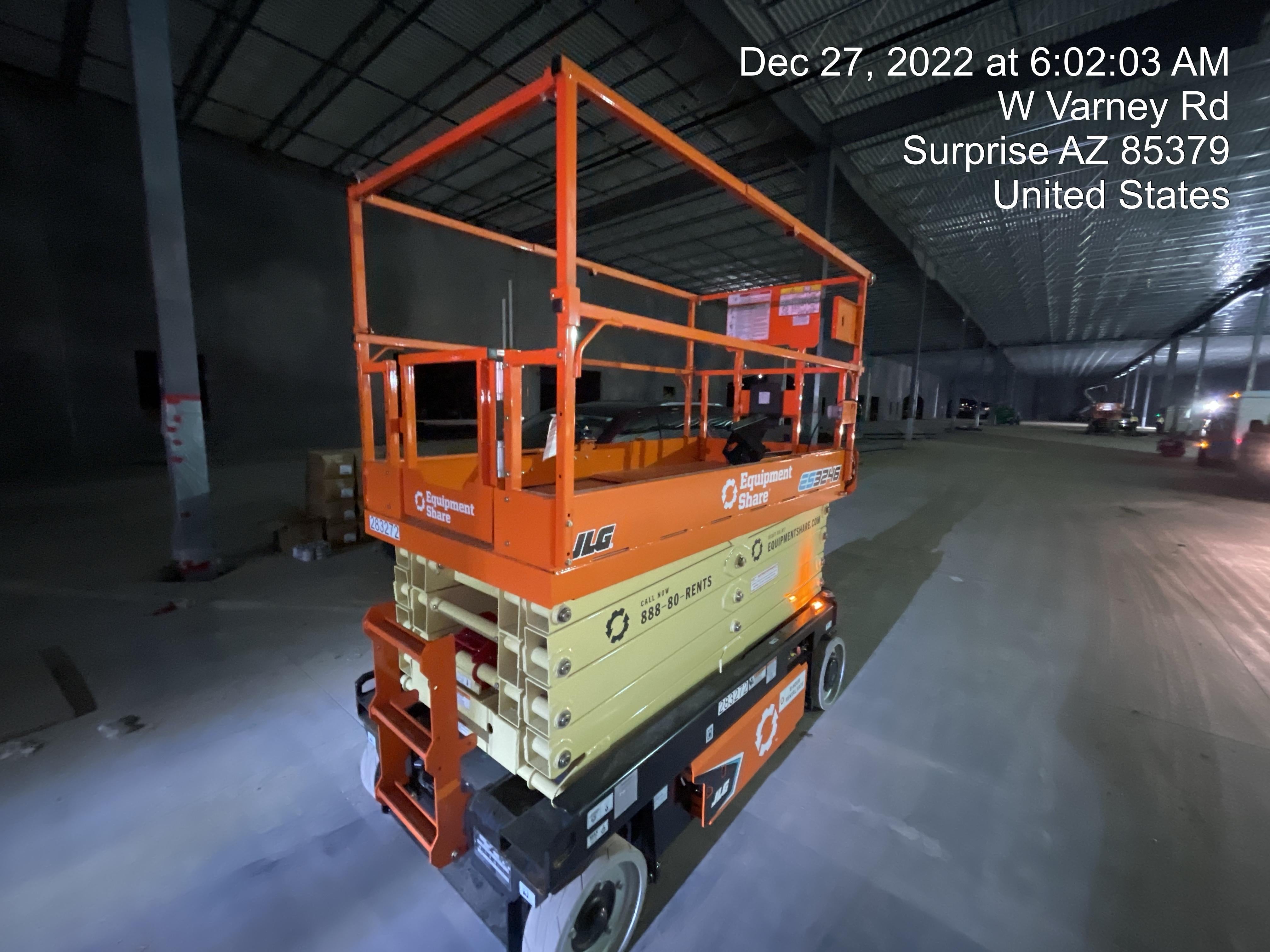 2022 JLG ES3246