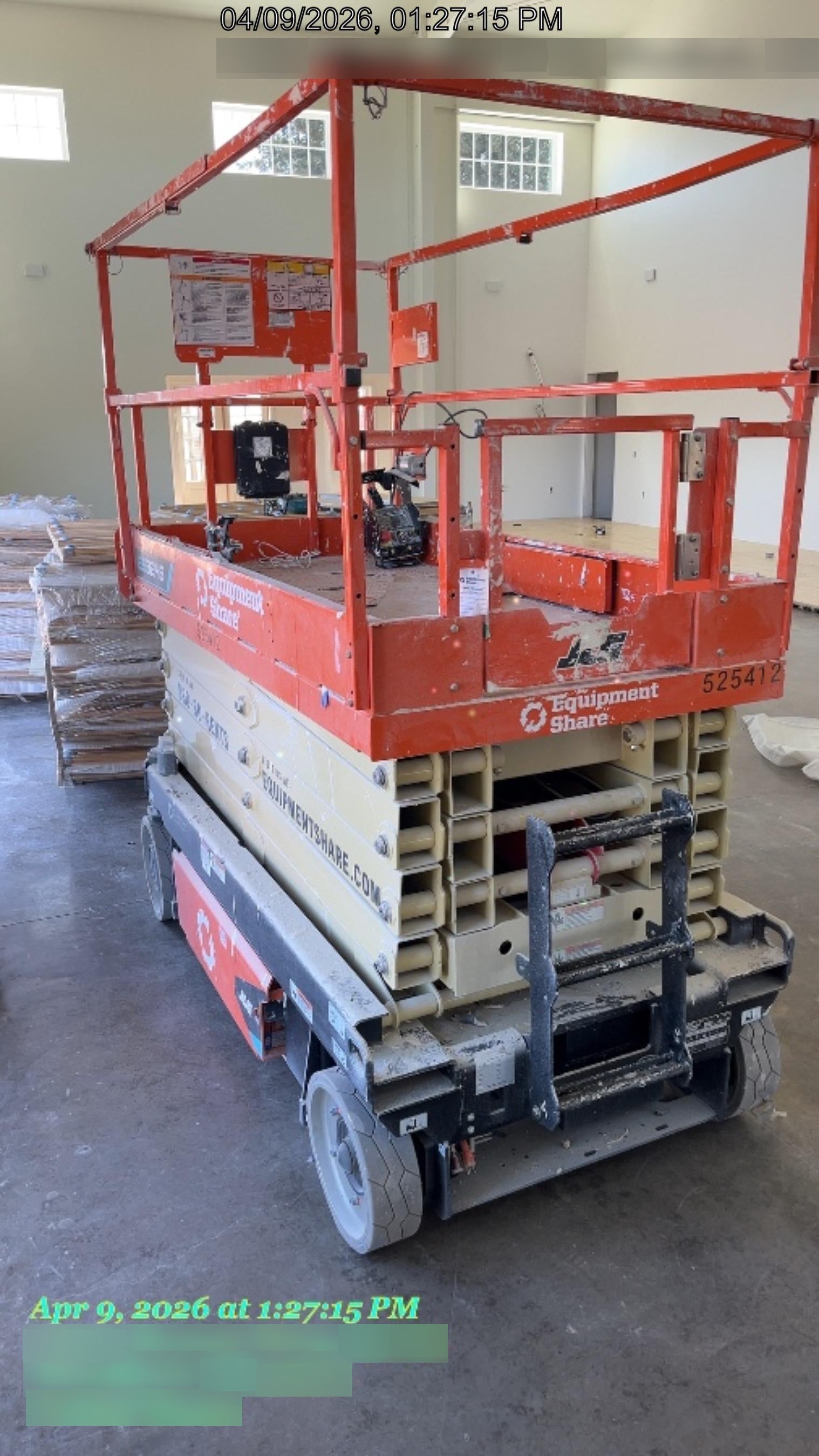 2025 JLG ES3246
