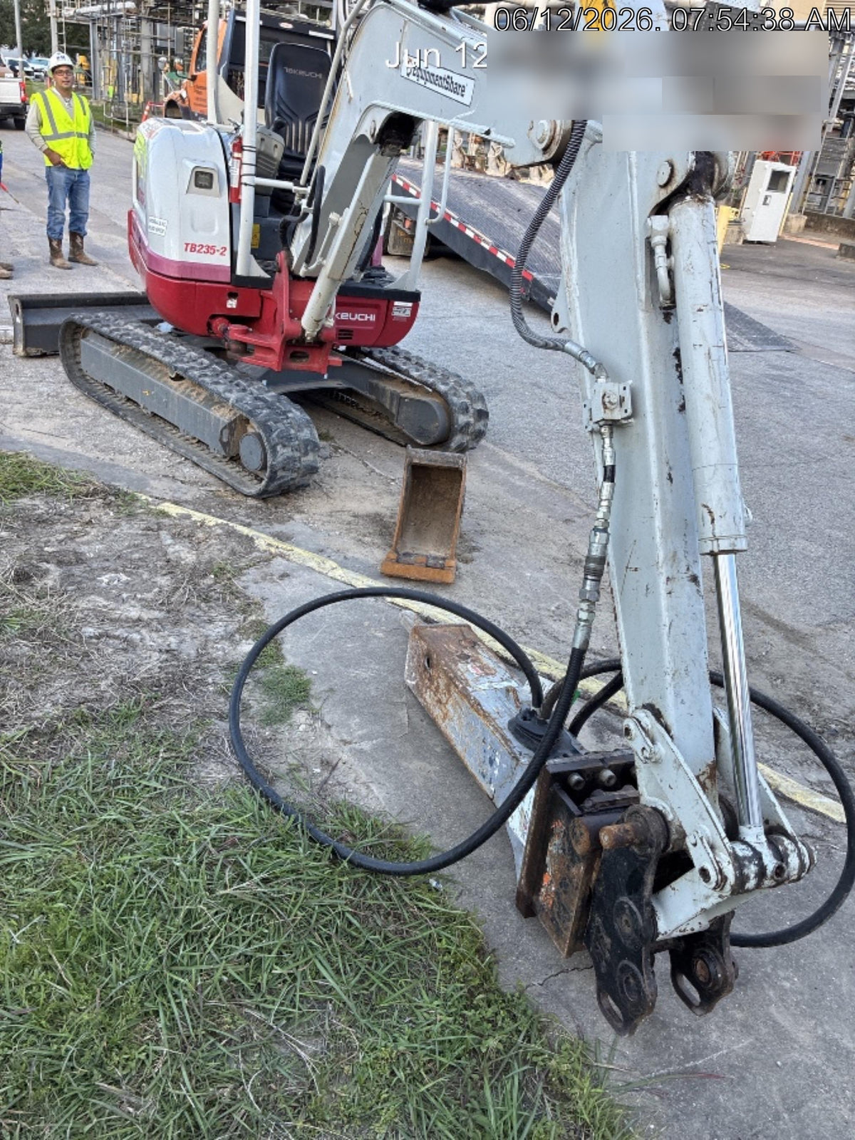 2022 TAKEUCHI TB235-2R