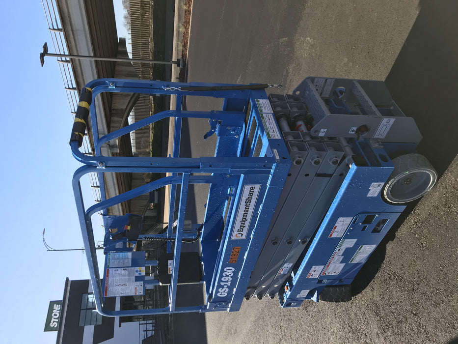 2019 Genie GS-1930 Fixed Rails with Chain Entry