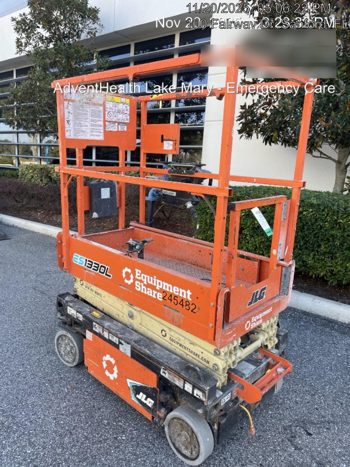 2022 JLG ES1330L