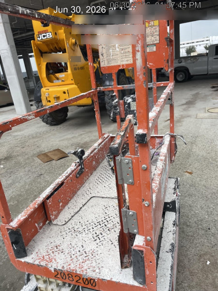 2022 JLG ES1330L