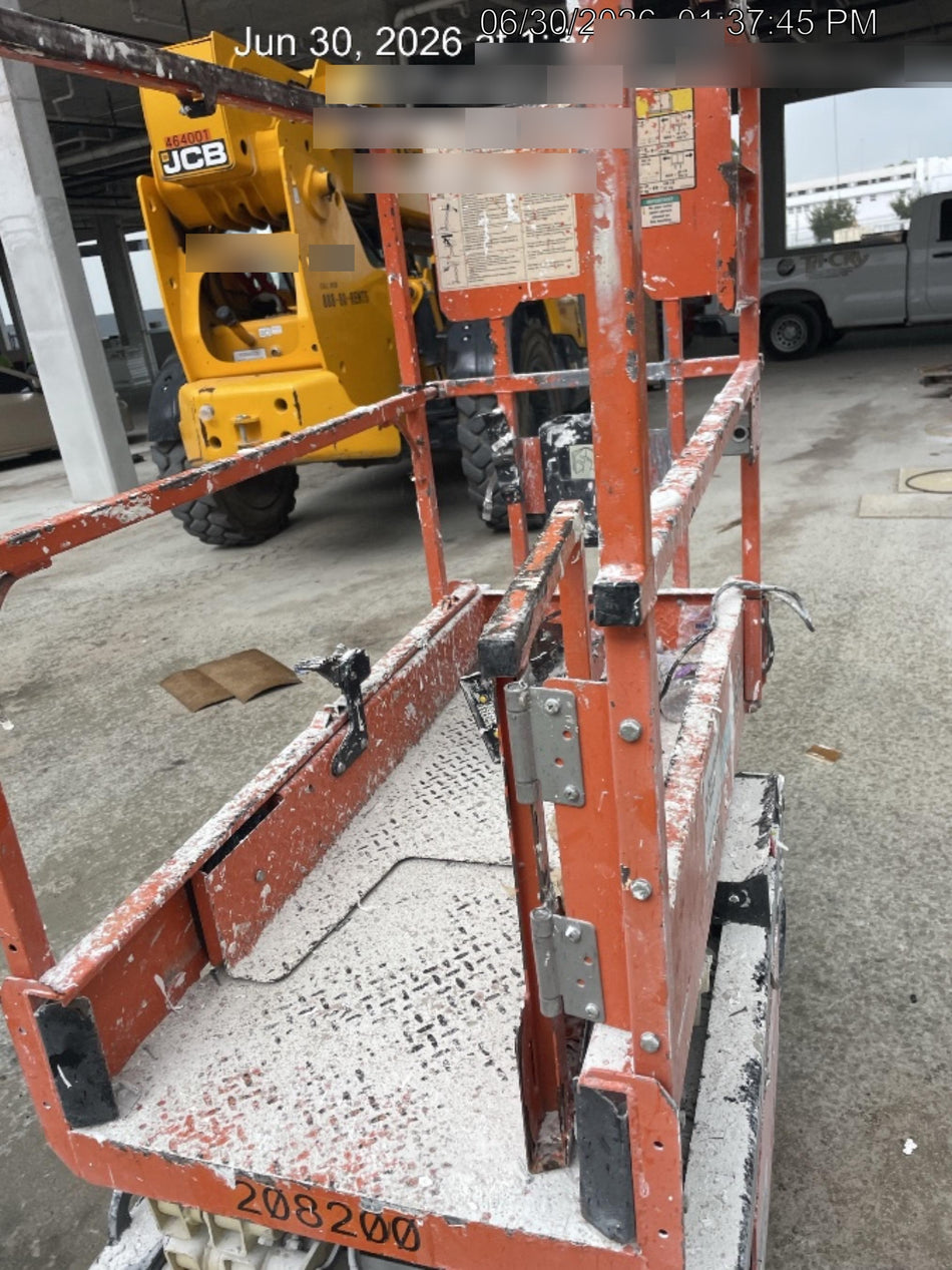 2022 JLG ES1330L