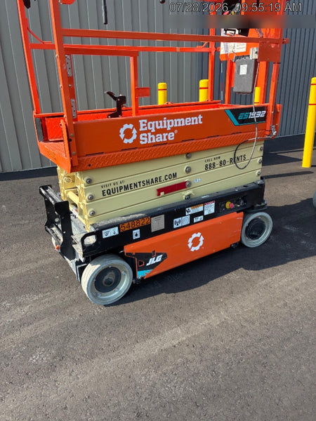 2025 JLG ES1932