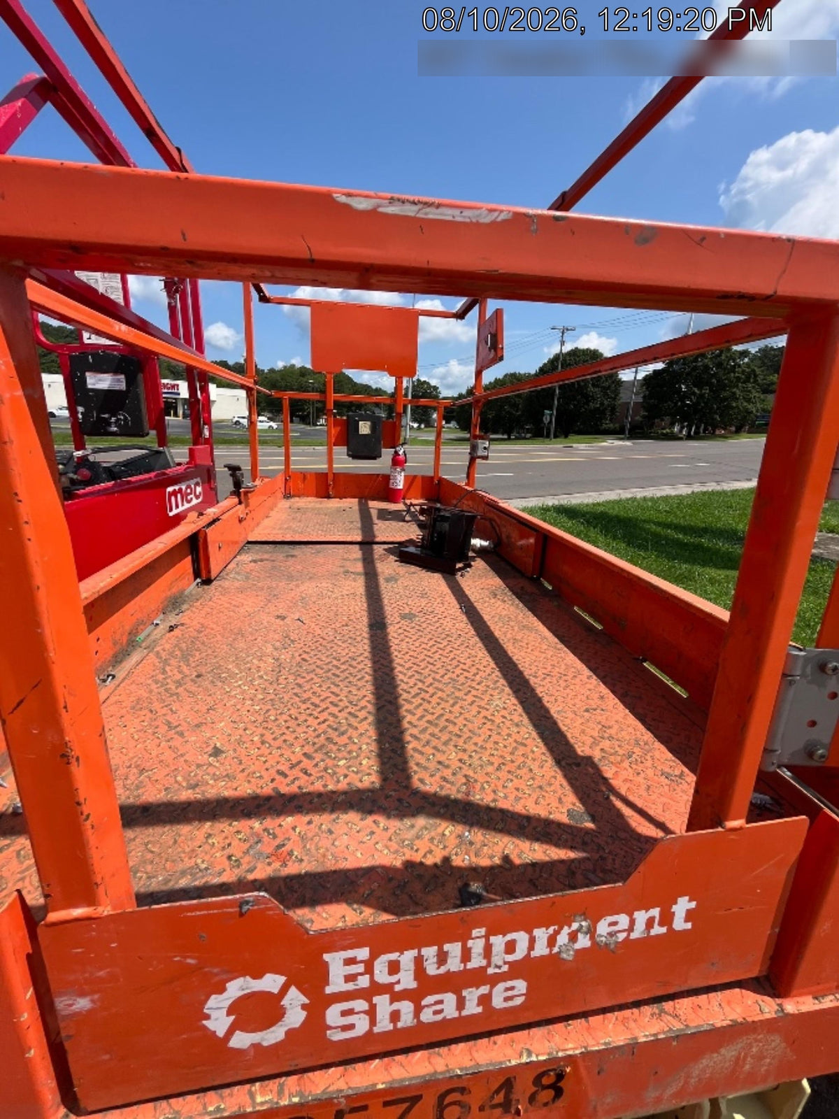 2022 JLG ES3246