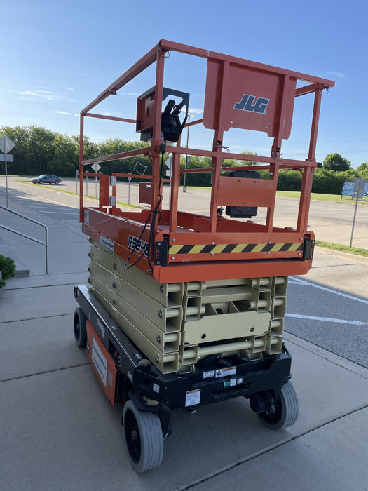 2021 JLG R3246