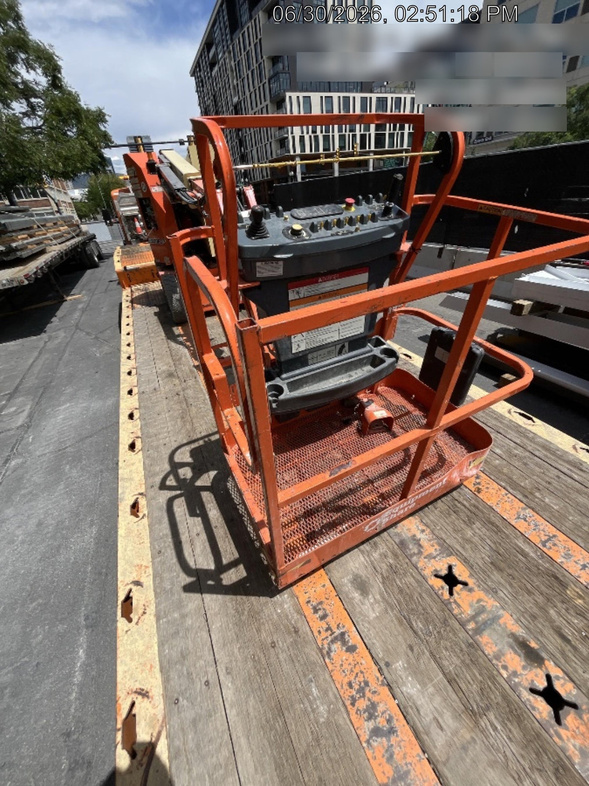 2023 JLG E300AJP