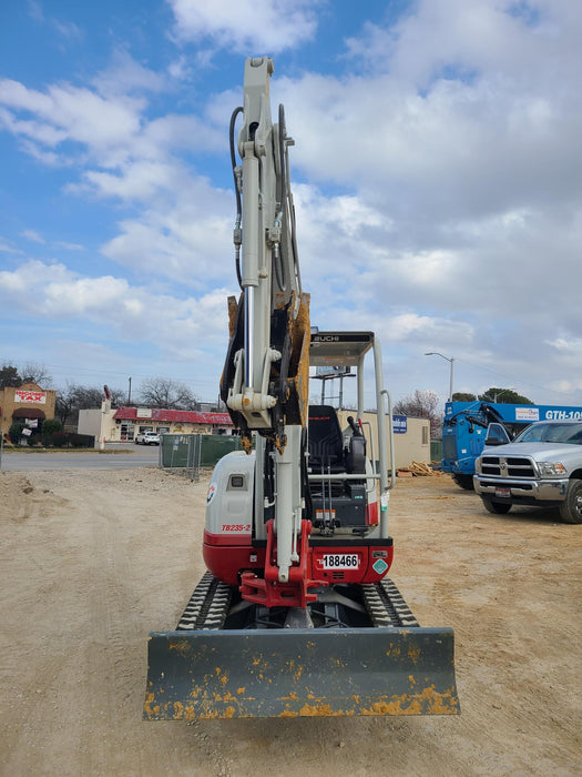 2021 TAKEUCHI TB235-2R