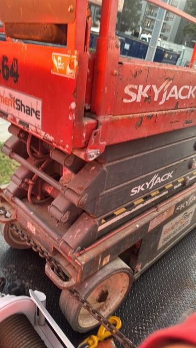2018 Skyjack SJIII-3226 Skyjack SJIII3226 Scissor Lift w/Trojan Batteries