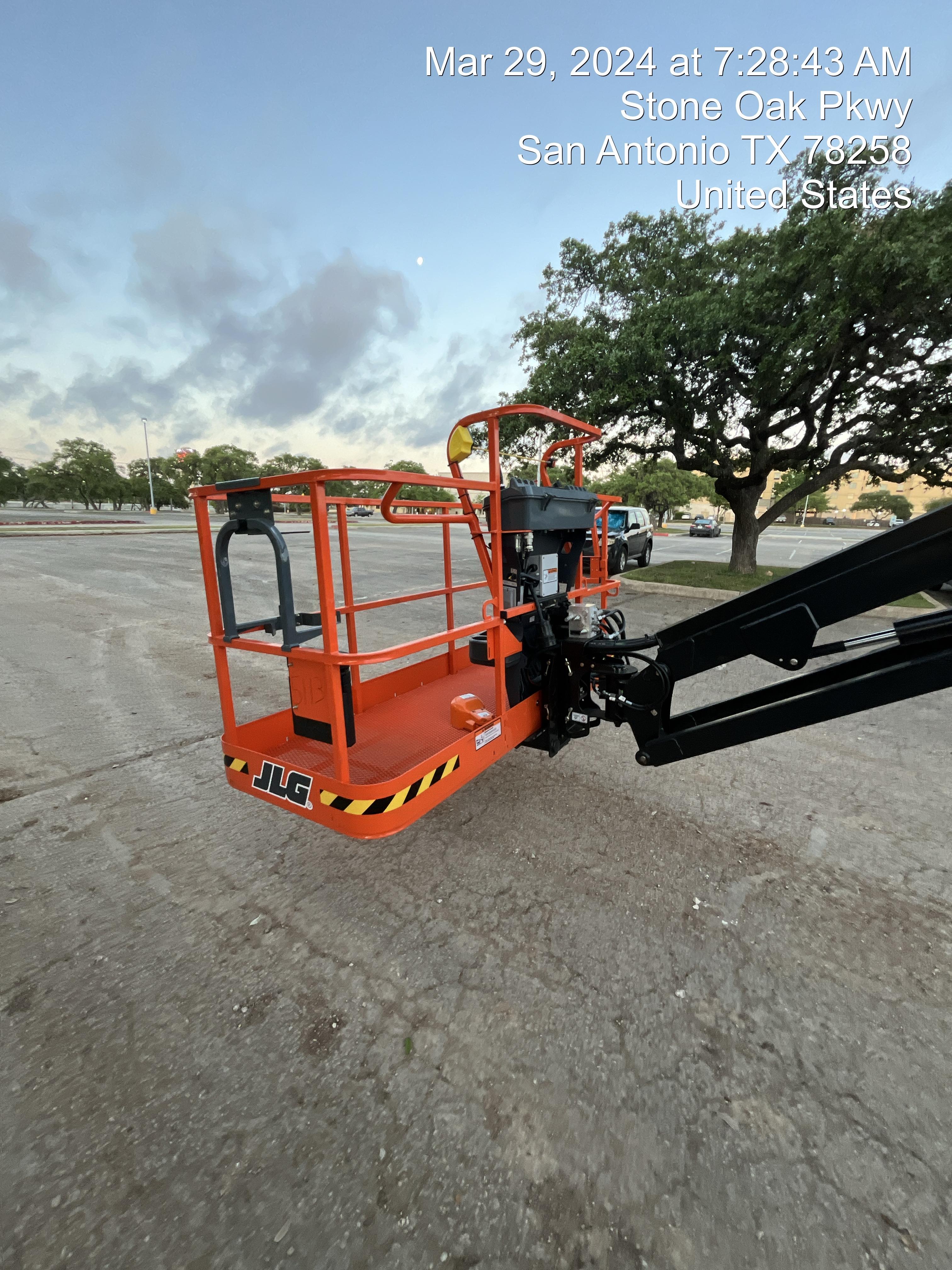 2024 JLG 660SJ