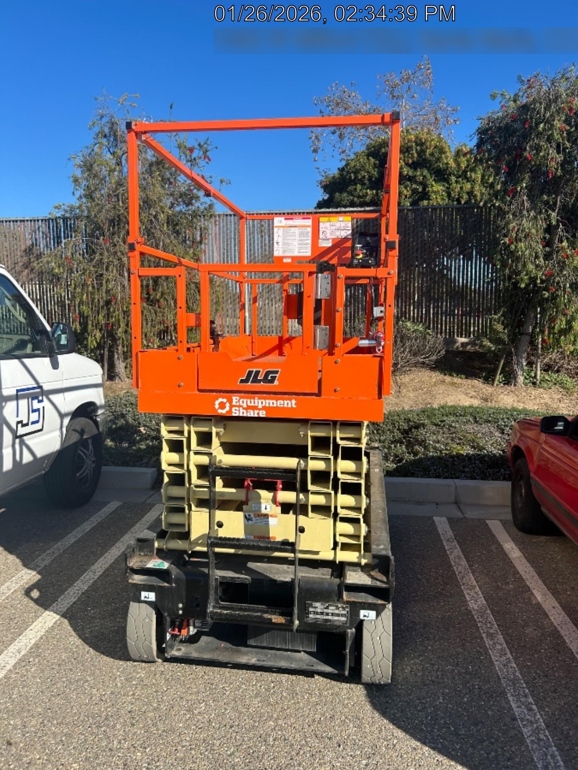 2025 JLG ES3246