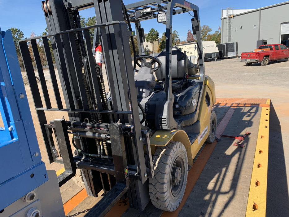 2021 KOMATSU FG25T-16