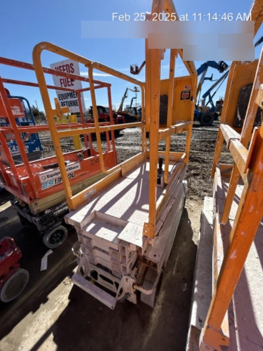 Custom Equipment HB-1430 <ul>
 <li>Hy-Brid Scissor Lift</li>
  <li>Platform capacity up to 670 lbs.</li>
  <li>Working height up to 20 ft</li>
  <li>Weighs under 1,700 lbs.</li>
  <li>Non-marking wheels </li>
</ul>