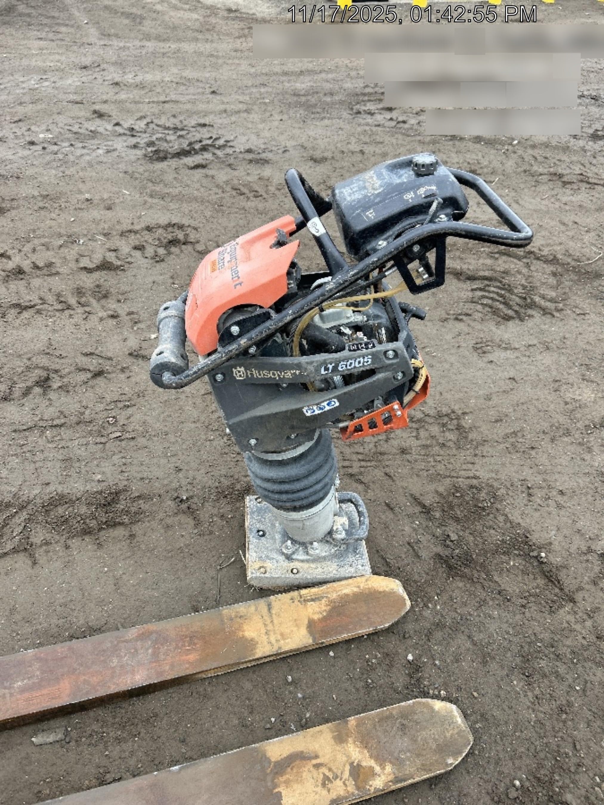 2025 HUSQVARNA LT6005