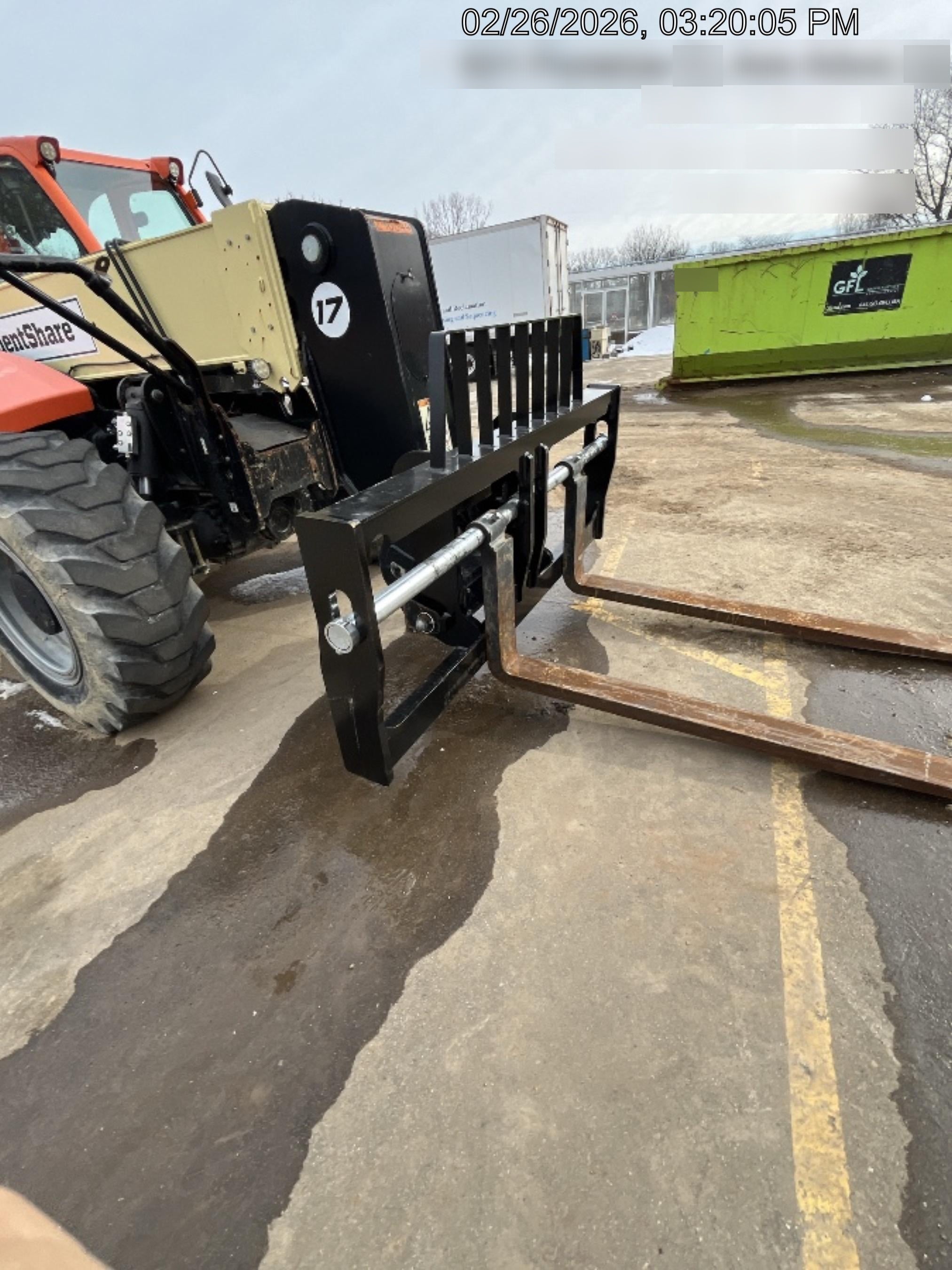 2023 JLG 1732