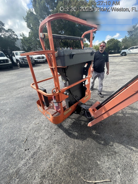 2019 JLG E300AJP