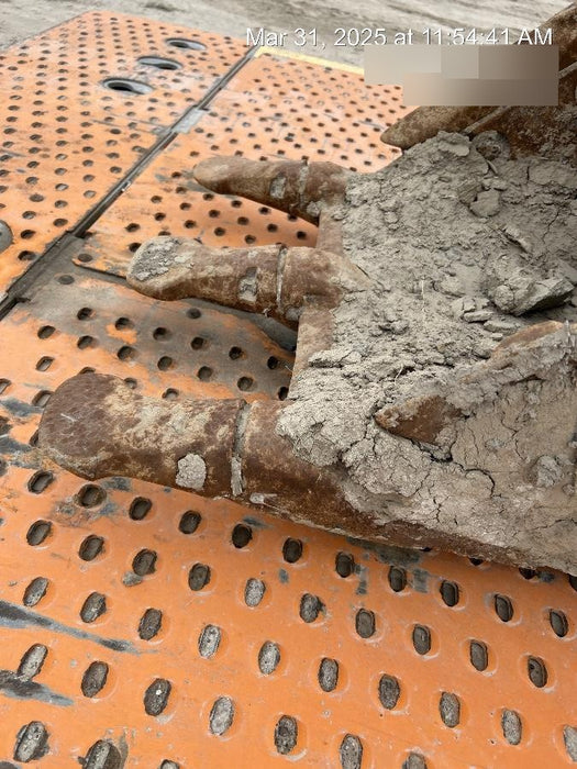 2020 DOOSAN 24" Bucket-Doosan