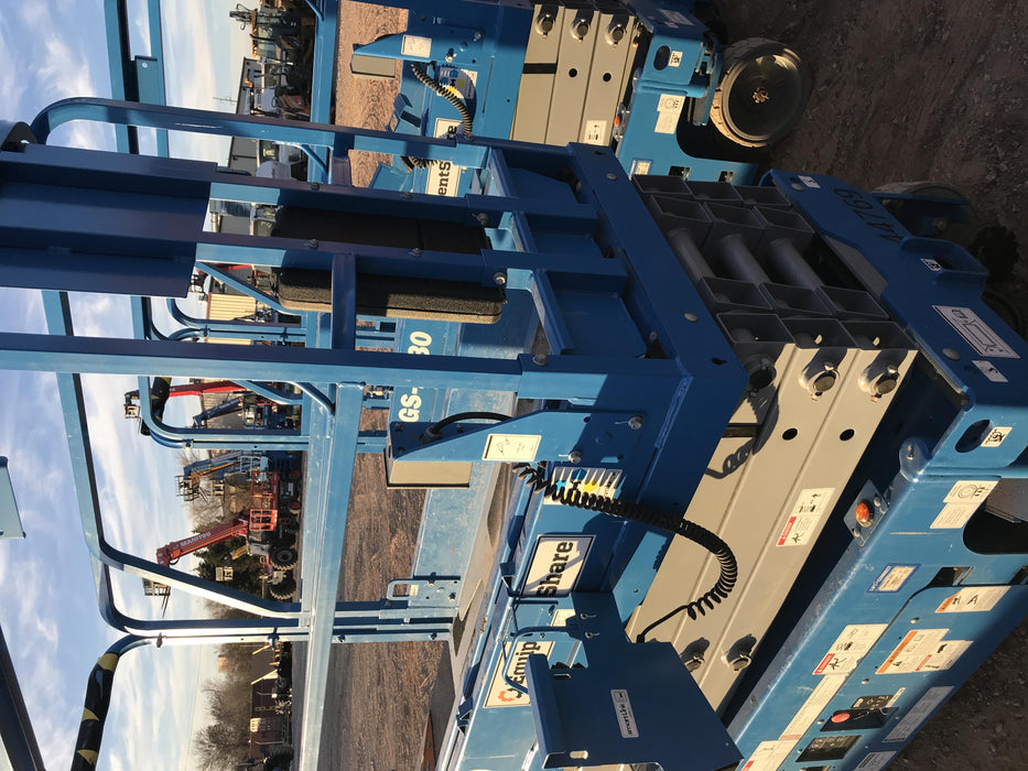 2019 Genie GS-1930 Fixed rails with chain Entry