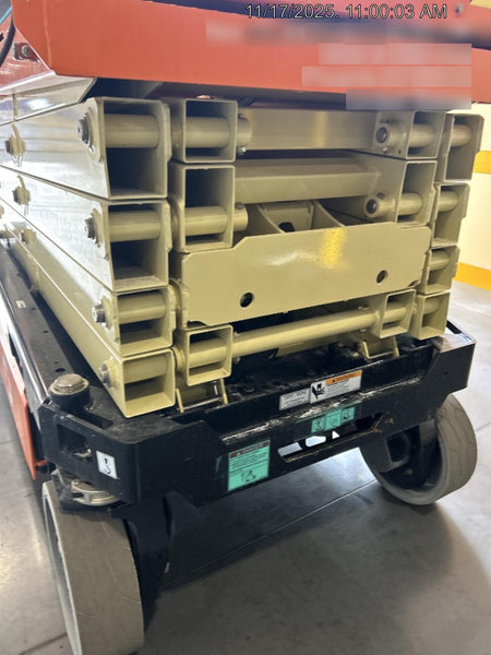 2025 JLG ES3246