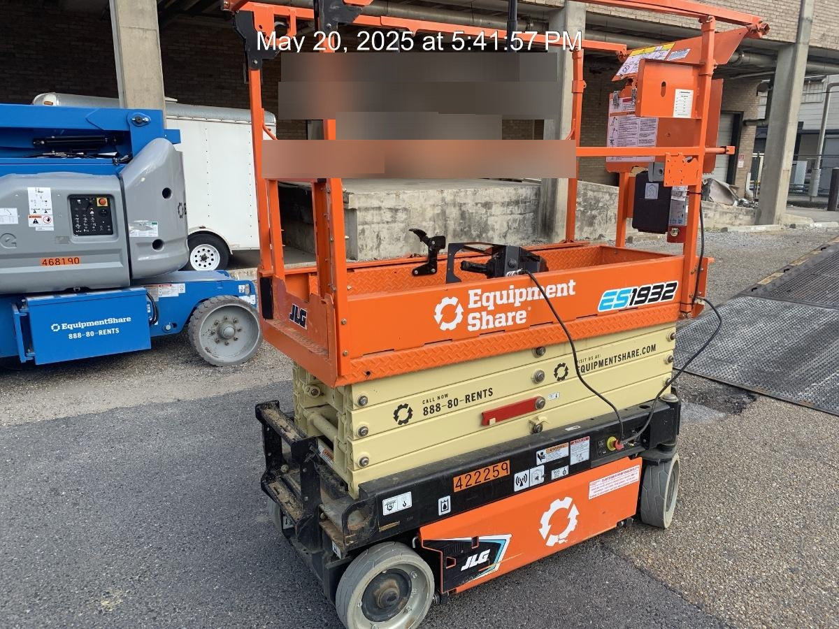 2024 JLG ES1932