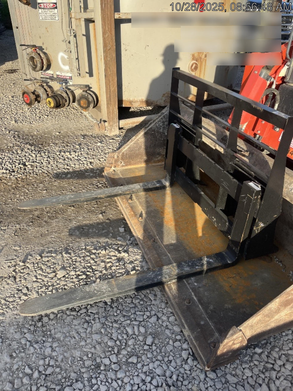 2025 ARROW MATERIAL HANDLING 24" Pallet Fork Frame