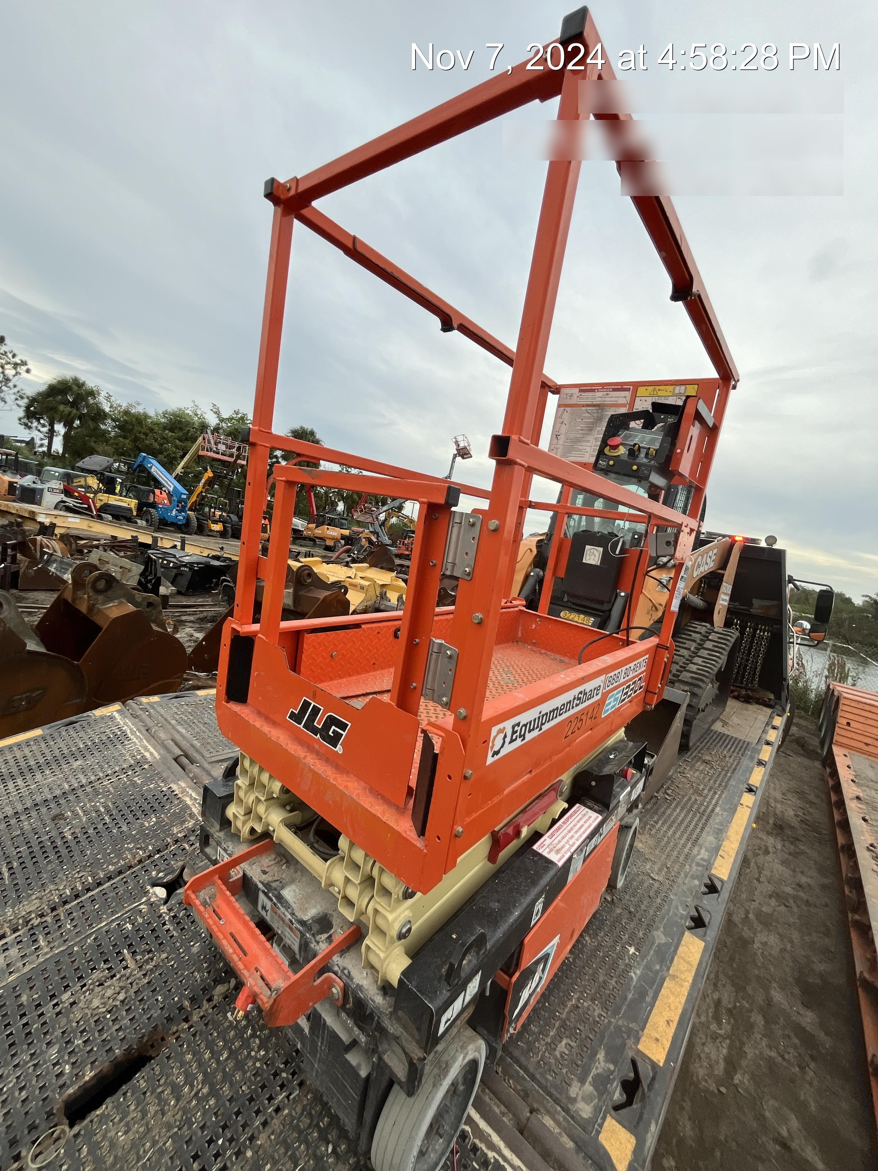 2022 JLG ES1330L